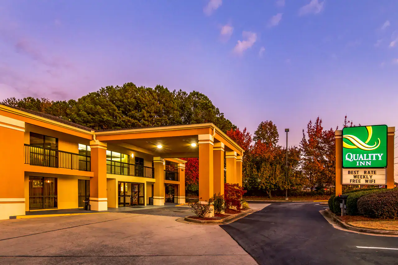 Quality Inn Stone Mountain GA hotel exterior near Stone Mountain Park